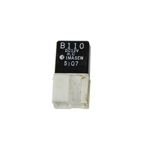 MX5 B110 Relais mistlamp achterzijde, claxon en kofferbak opener (Gebruikt)
