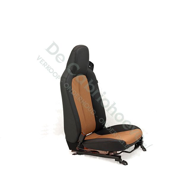 MX5 Set leren stoelen (zwart met bruin geperforeerd) gemonteerd op stoel